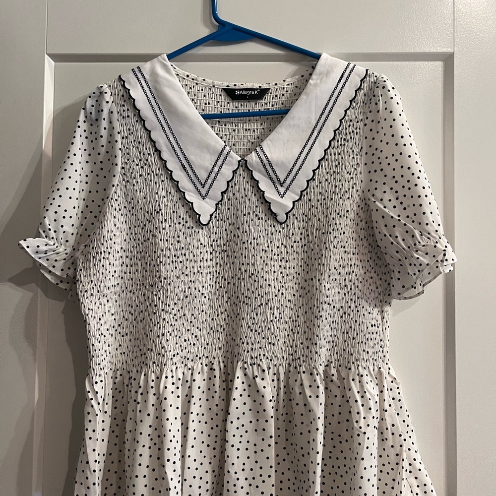 Allegra K White top with Black Polka Dots and Scalloped Collar